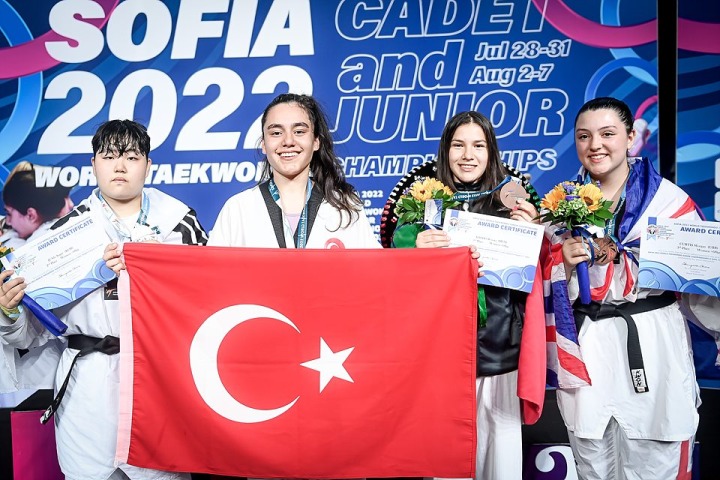 Renata Ahedo consiguió la medalla de bronce en el Campeonato Mundial Juvenil